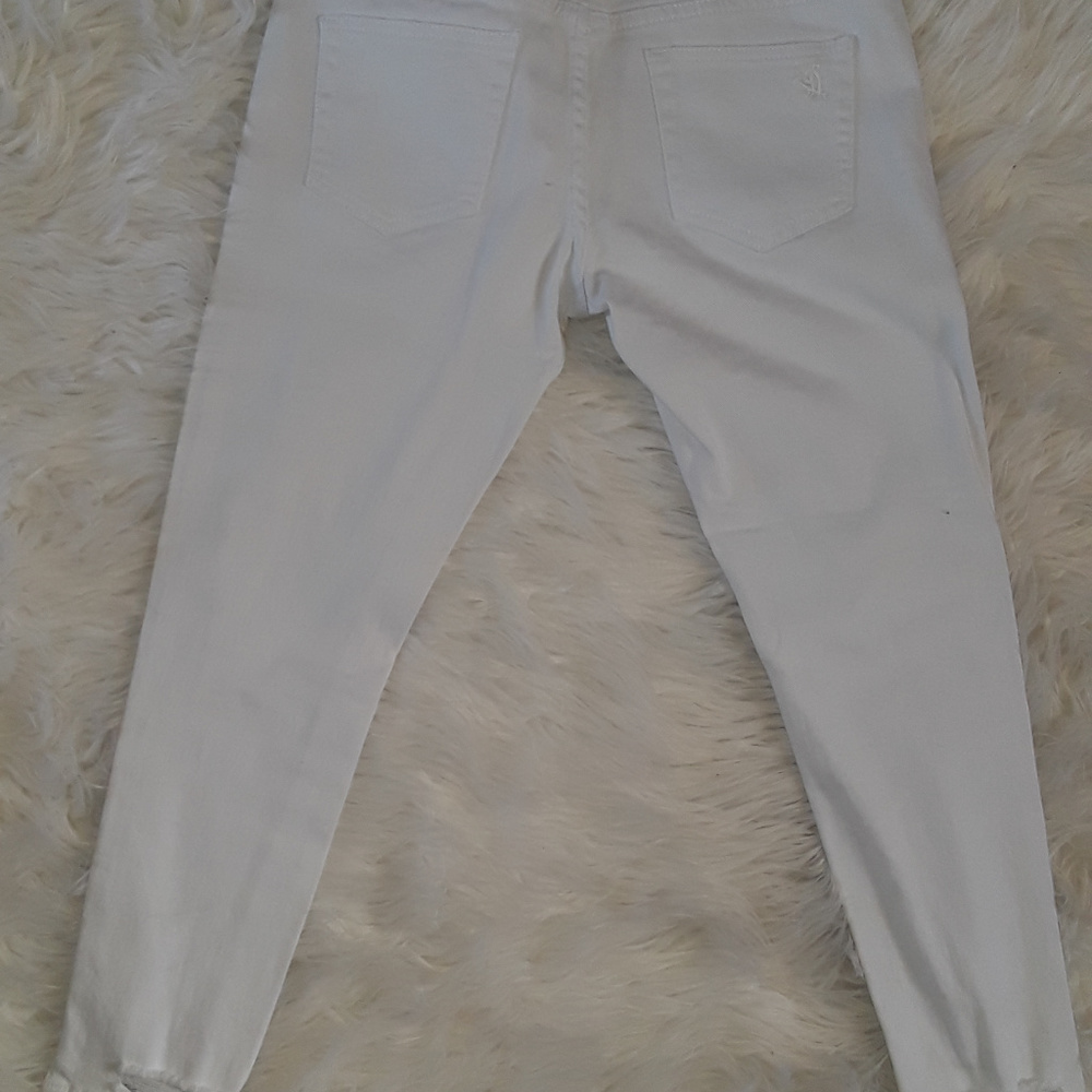 V.I.P White Jeans - Picture 2 of 6